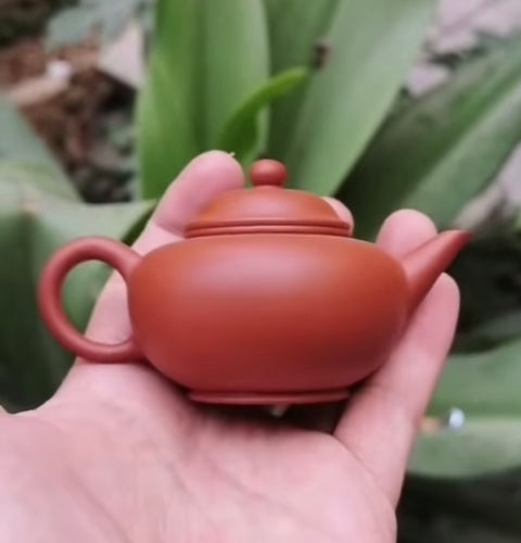 Hongni Chaozhou Shuiping Teapot, 65mL by Zhang YinChao