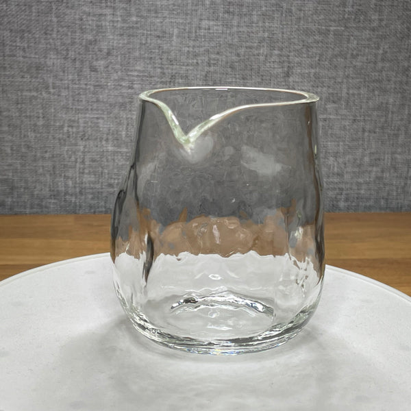 Glass Gong Dao Bei (Fairness Pitcher), Obscure Texture