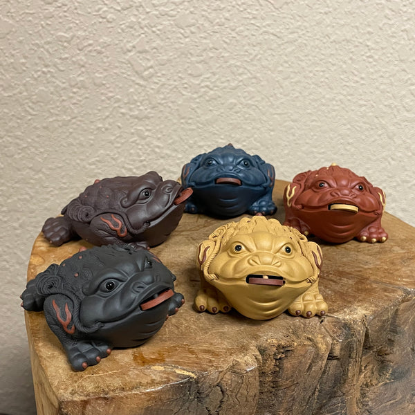 Jin Chan, 3-legged money toad tea pet