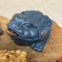Jin Chan, 3-legged money toad tea pet