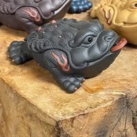Jin Chan, 3-legged money toad tea pet