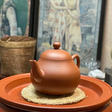 Chaozhou Pear Teapot, 90mL by Hu Ting