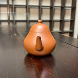 Chaozhou Pear Teapot, 85mL by Hu Ting