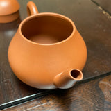 Chaozhou Pear Teapot, 85mL by Hu Ting