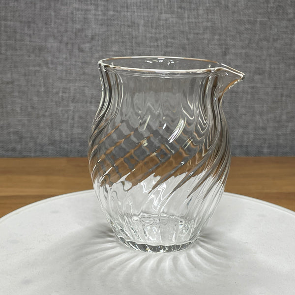 Glass Gong Dao Bei (Fairness Pitcher), Spiral Egg Shape