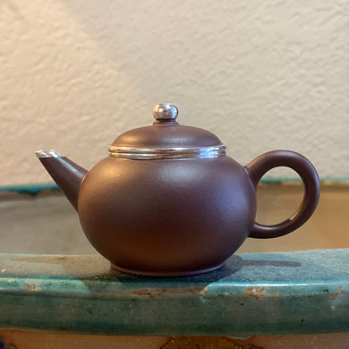 Lao Zini Small Shuiping Yixing Teapot with Pure Silver Rim 包银老紫泥小水平, 80mL