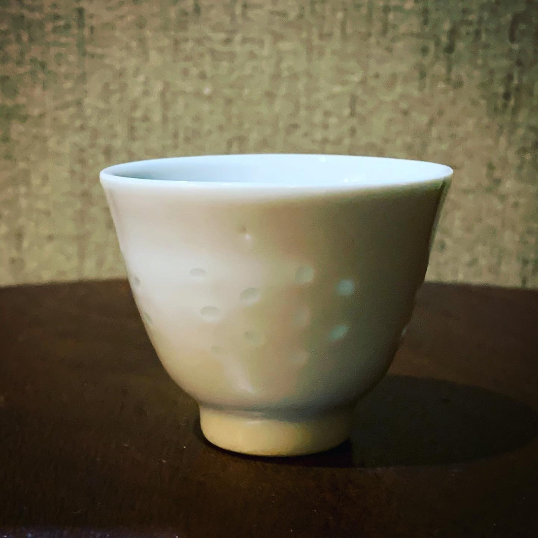 Vintage-style BaiLinglong 白玲珑 Rice Pattern Tea cups