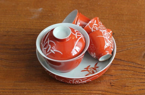 Coral Red Grass Vintage-style Teaware